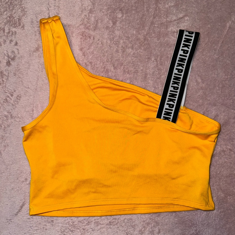 Victoria’s Secret Pink ultimate sports bra